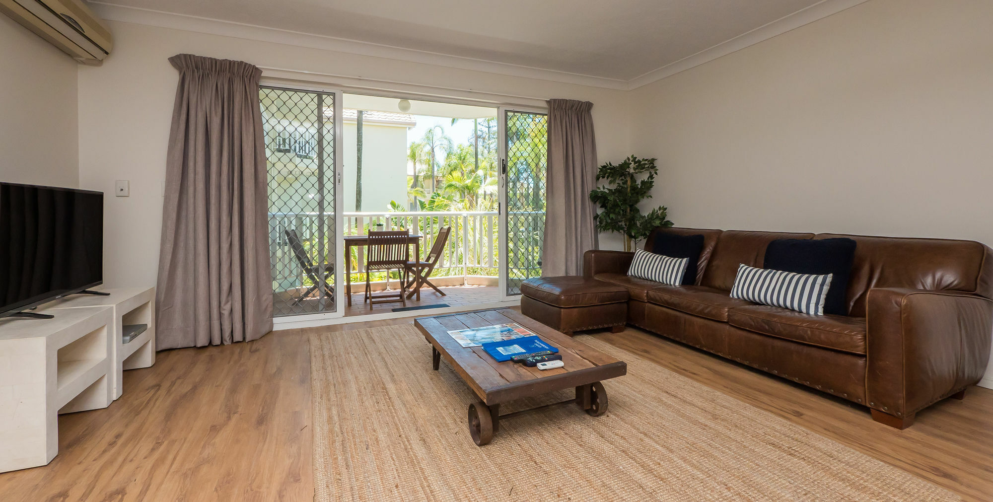 Hotel Surfers Tradewinds Gold Coast Exterior foto